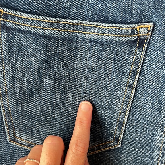 Banana Republic NWT Classic Denim Jean Skirt. Size 2P. - Picture 6 of 13